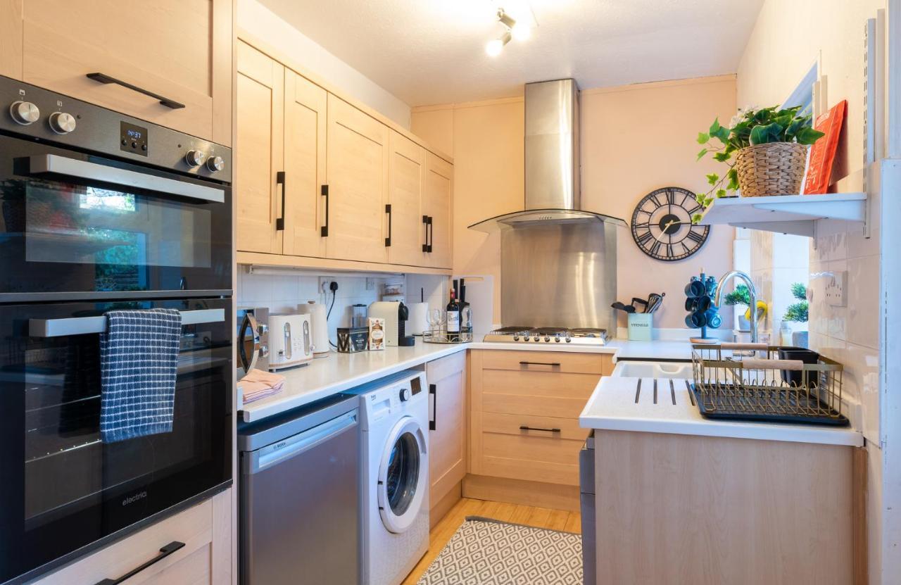 Beautiful 3 Bedroom Townhouse Harrogate Exterior photo