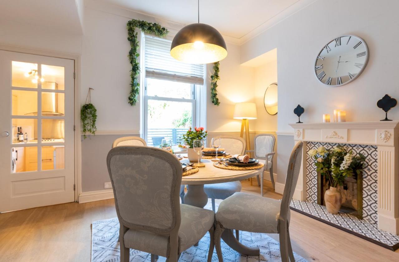 Beautiful 3 Bedroom Townhouse Harrogate Exterior photo