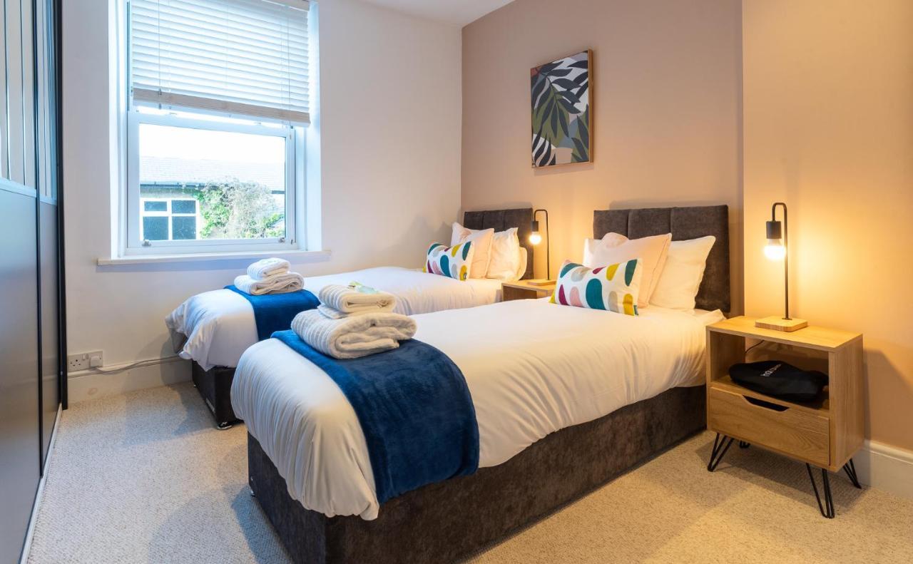 Beautiful 3 Bedroom Townhouse Harrogate Exterior photo