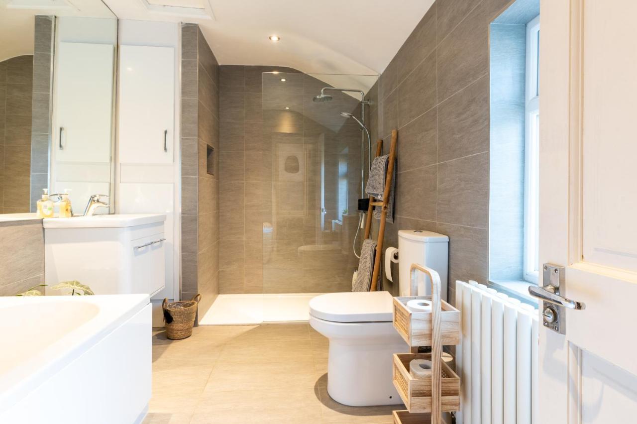 Beautiful 3 Bedroom Townhouse Harrogate Exterior photo